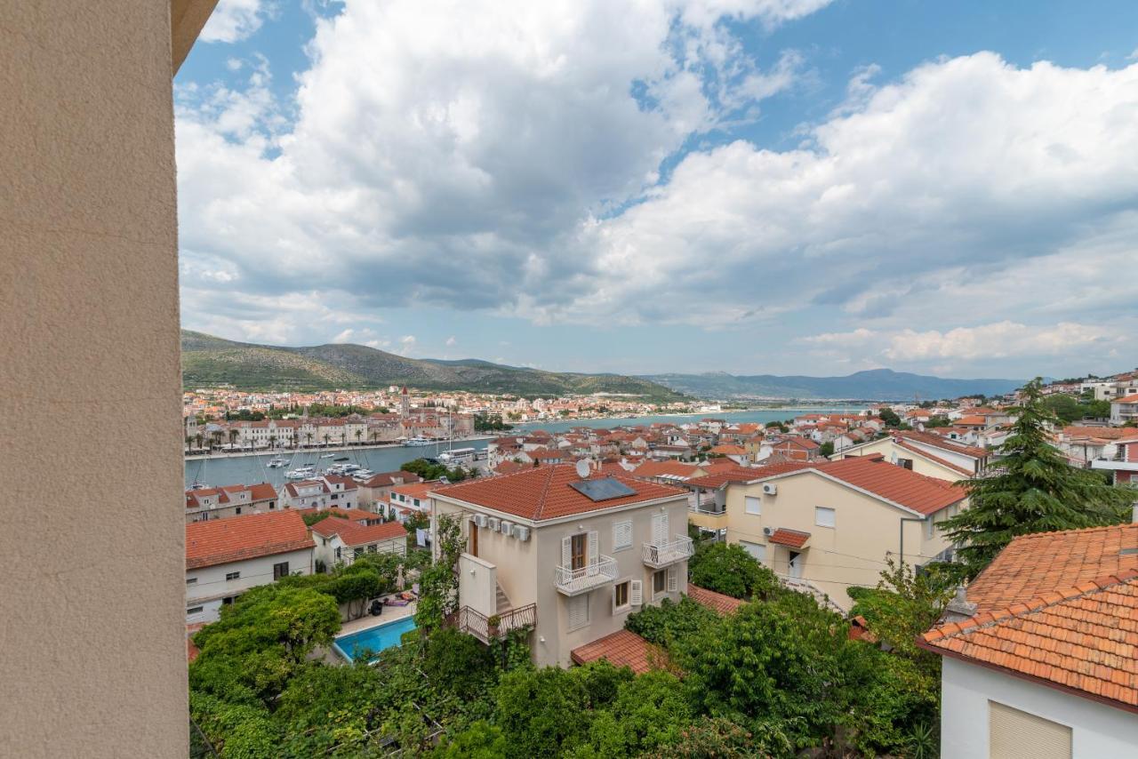 Apartman Dildo Apartment Trogir Exterior photo
